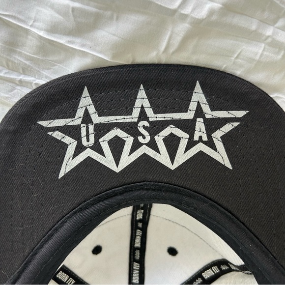 BORN FLY NWT! Men's Flat Bill Cap SnapBack‎ Moisture Sweatband Blk/Wht/Silver - Picture 6 of 11